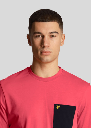 Lyle & Scott T-shirts Contrast pocket t-shirt - electric pink dark navy