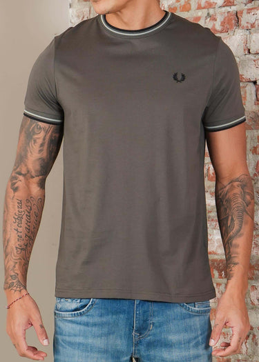 Fred Perry T-shirts Twin tipped t-shirt - field green seagrass black