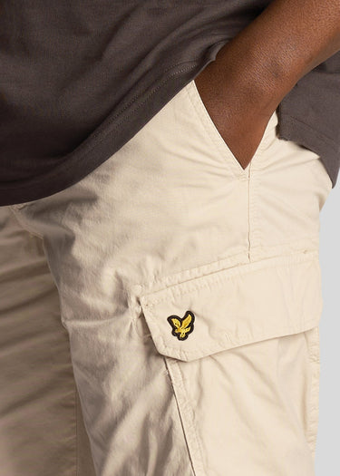 Lyle & Scott Korte Broeken Wembley cargo short - beige (Copy)